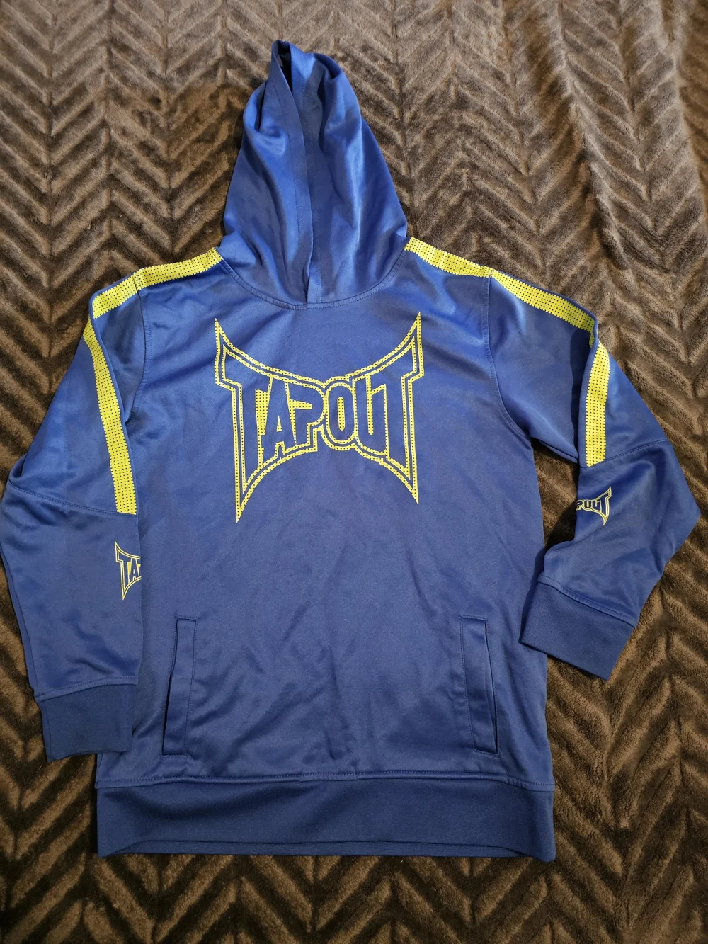 Tapout Boys Blue Performance Hoodie Neon Yellow Logo Pullover Sweatshirt XL